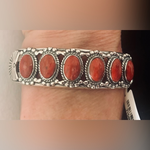 Authentic Santa Fe Style Coral Gemstone Cuff Bracelet in 925 Sterling Silver - Picture 3 of 12